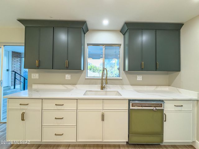 815 E Vía Lucitas, Tucson, AZ 85718