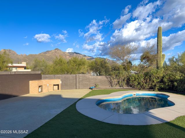 815 E Vía Lucitas, Tucson, AZ 85718