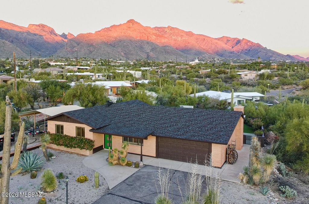 815 E Vía Lucitas, Tucson, AZ 85718