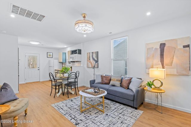 3801 Craig Ave, Louisville, KY 40215