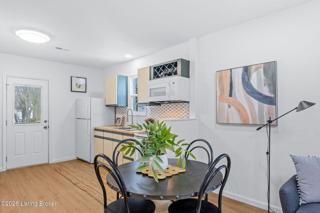 3801 Craig Ave, Louisville, KY 40215