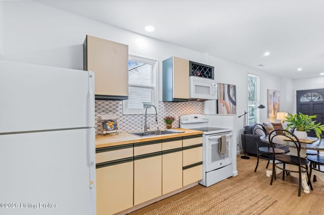 3801 Craig Ave, Louisville, KY 40215