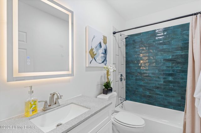 3801 Craig Ave, Louisville, KY 40215