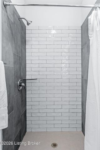 3801 Craig Ave, Louisville, KY 40215