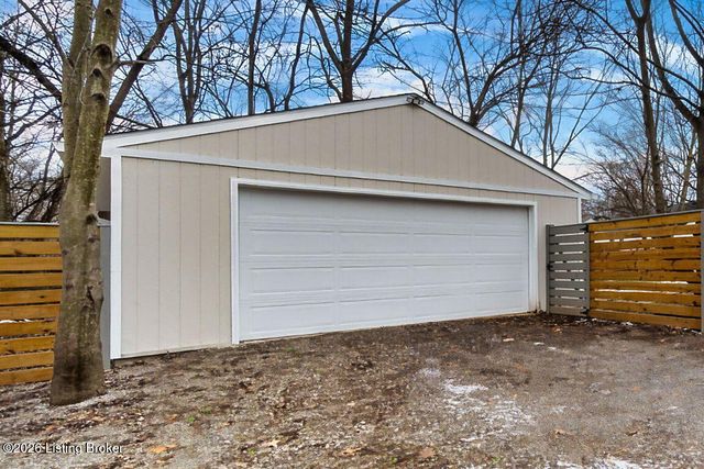 3801 Craig Ave, Louisville, KY 40215