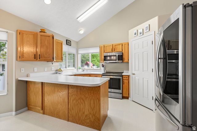 7629 S KINGS BRIDGE DR, West Jordan, UT 84084