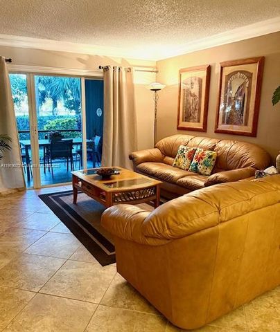 4000 Crystal Lake Dr 112, Deerfield Beach, FL 33064