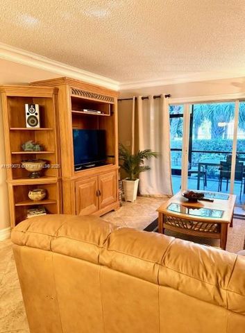 4000 Crystal Lake Dr 112, Deerfield Beach, FL 33064