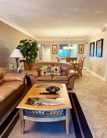 4000 Crystal Lake Dr 112, Deerfield Beach, FL 33064