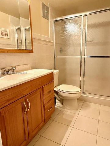 4000 Crystal Lake Dr 112, Deerfield Beach, FL 33064