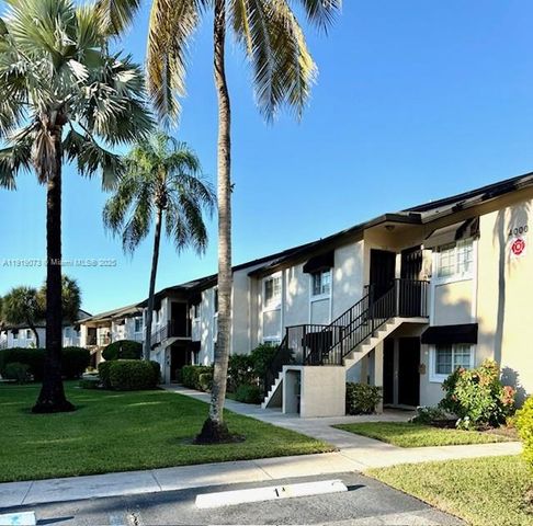 4000 Crystal Lake Dr 112, Deerfield Beach, FL 33064