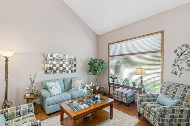 522 N Bay Country St, Wichita, KS 67235