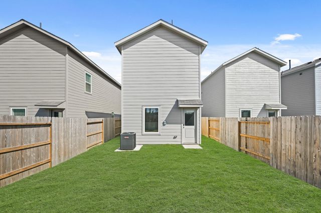 906 Pertuso Lane, Huffman, TX 77336