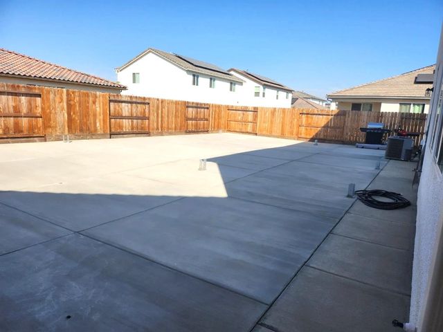 401 Manuel Court, Los Banos, CA 93635