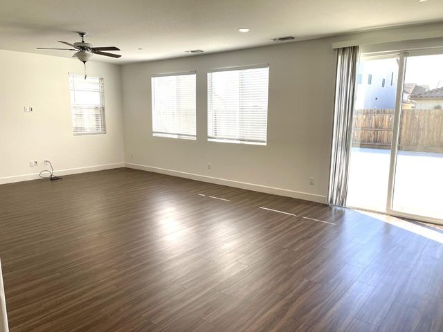 401 Manuel Court, Los Banos, CA 93635