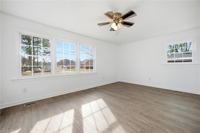 34 Joynes RD, Hampton, VA 23666