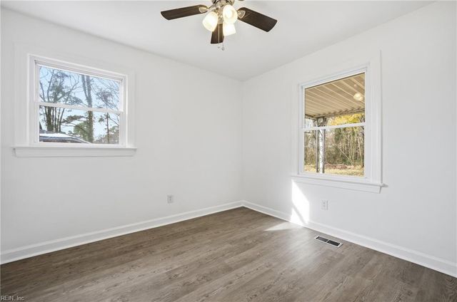 34 Joynes RD, Hampton, VA 23666