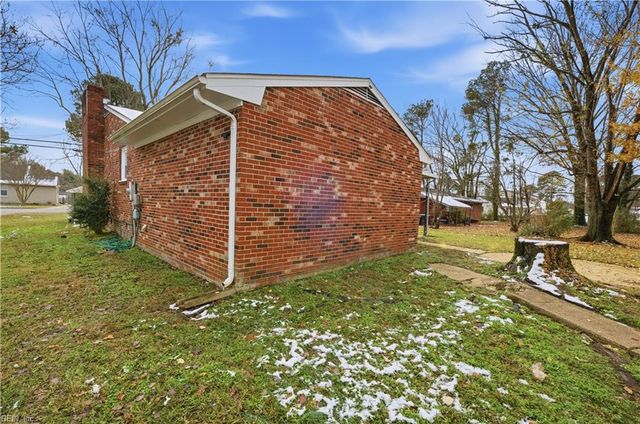 34 Joynes RD, Hampton, VA 23666