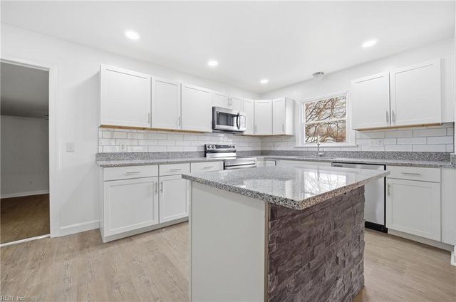 34 Joynes RD, Hampton, VA 23666