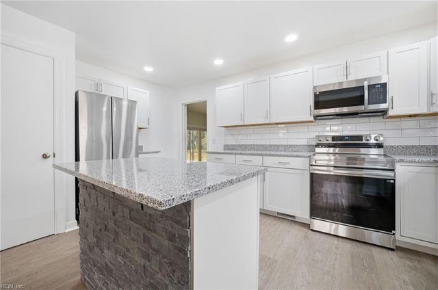 34 Joynes RD, Hampton, VA 23666