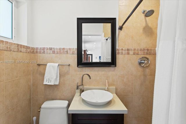 4190 Pamona Ave, Miami, FL 33133