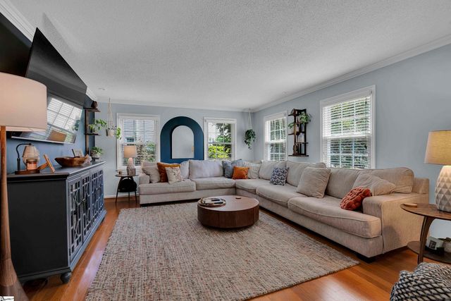 210 Heathwood Drive, Spartanburg, SC 29307