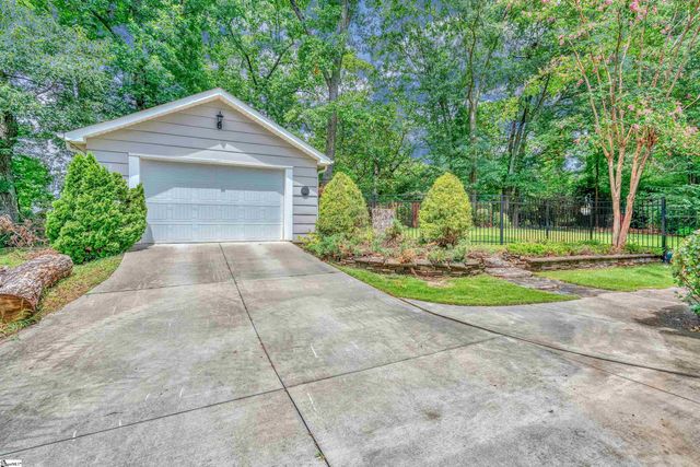 210 Heathwood Drive, Spartanburg, SC 29307