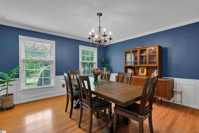210 Heathwood Drive, Spartanburg, SC 29307