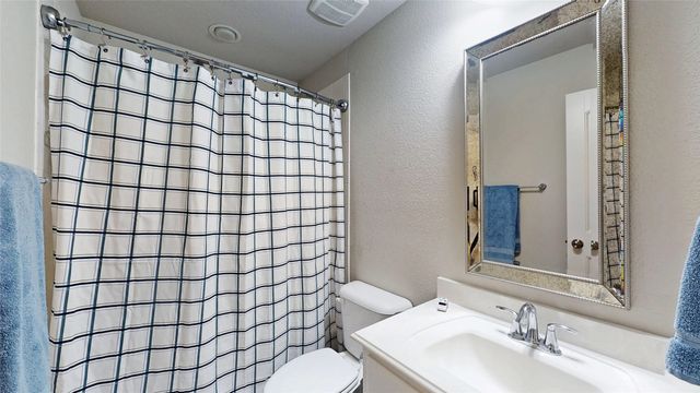 421 Catherine Lane, Lantana, TX 76226