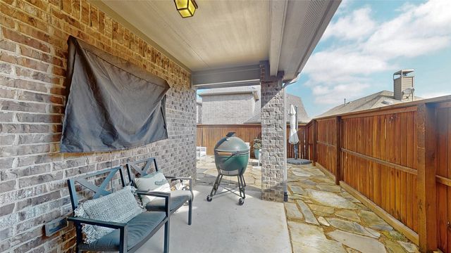 421 Catherine Lane, Lantana, TX 76226