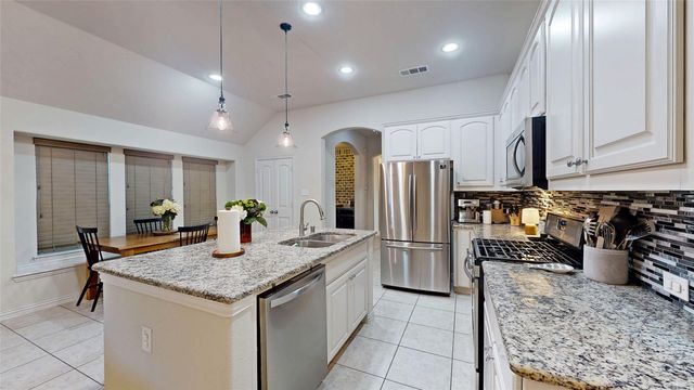 421 Catherine Lane, Lantana, TX 76226