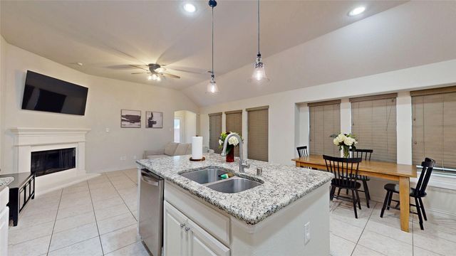 421 Catherine Lane, Lantana, TX 76226