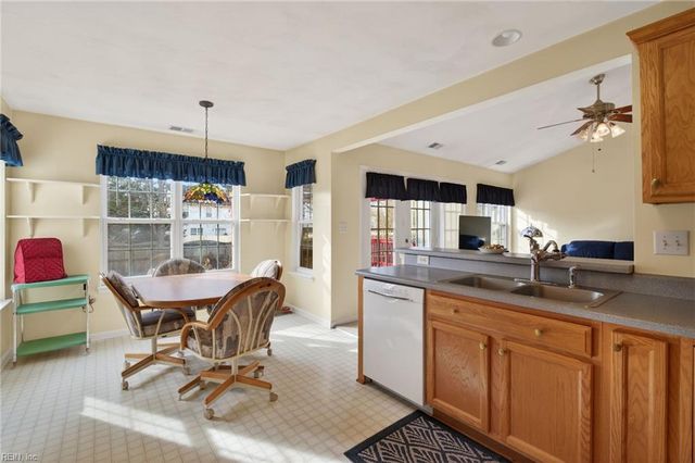 4454 Pelican PT, Portsmouth, VA 23703