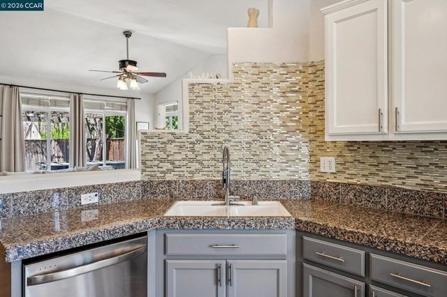 1336 Steinbeck Dr, Pittsburg, CA 94565