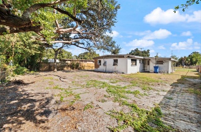 1703 WARRINGTON WAY, Tampa, FL 33619