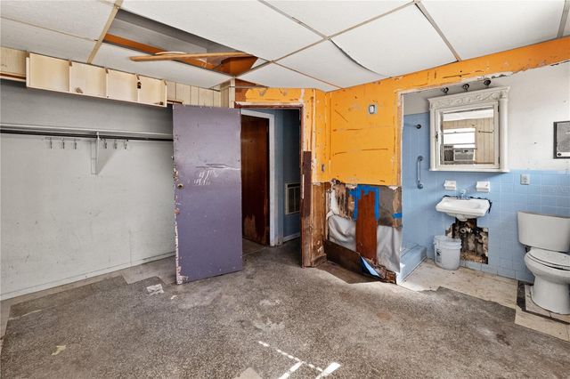 1703 WARRINGTON WAY, Tampa, FL 33619