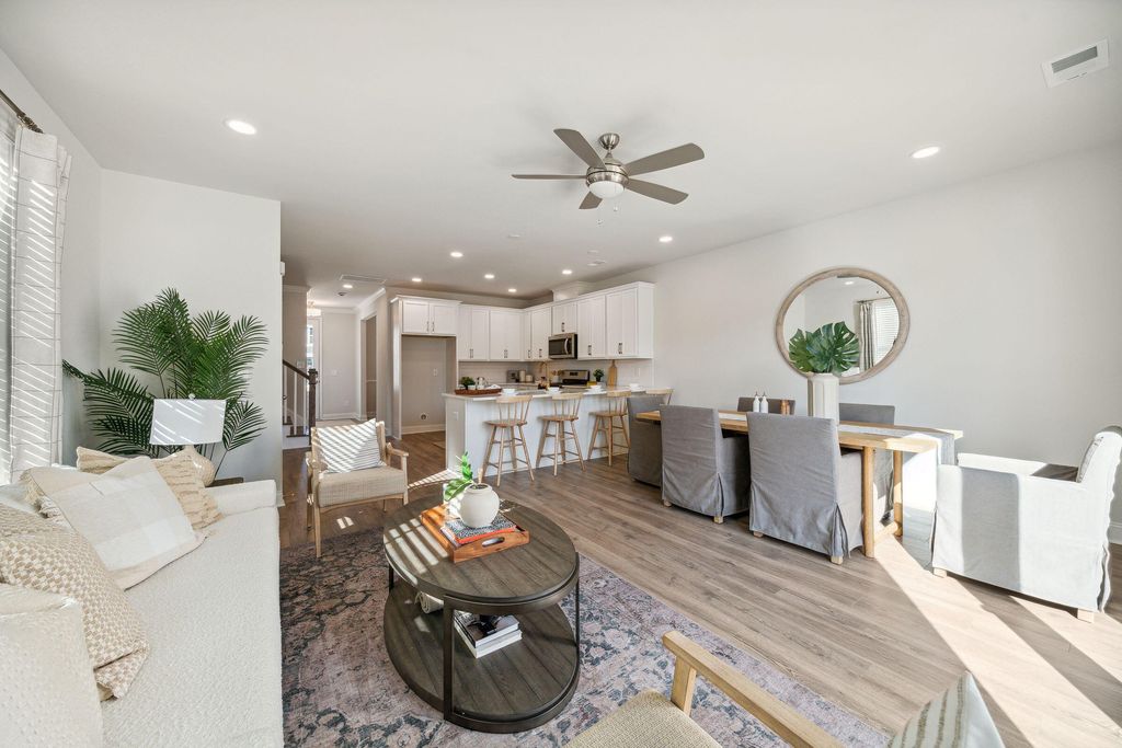 Image 27 of property listing at 221 Harding Lane, Goose Creek, SC 29445