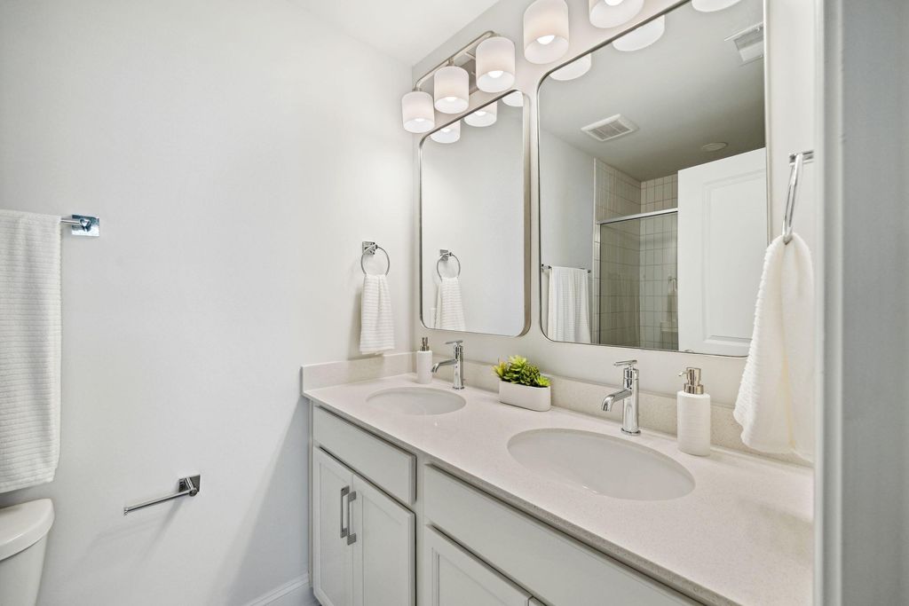 Image 37 of property listing at 221 Harding Lane, Goose Creek, SC 29445