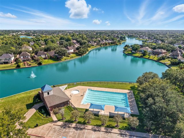 6730 Portuguese Bend Drive, Missouri City, TX 77459