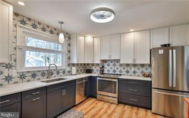 536 CAROL LN, Bath, PA 18014