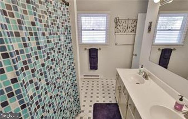 536 CAROL LN, Bath, PA 18014