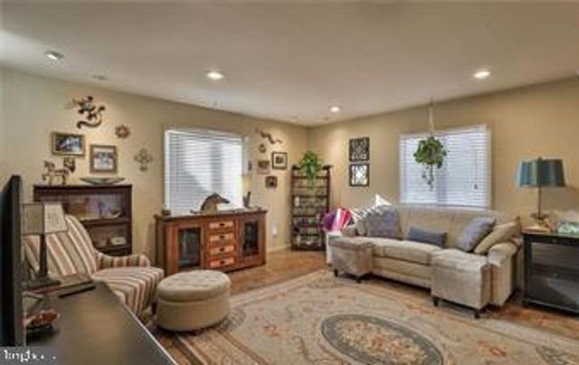 536 CAROL LN, Bath, PA 18014