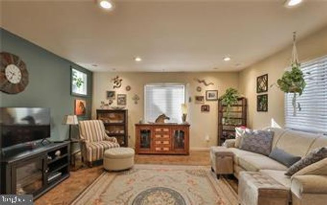 536 CAROL LN, Bath, PA 18014