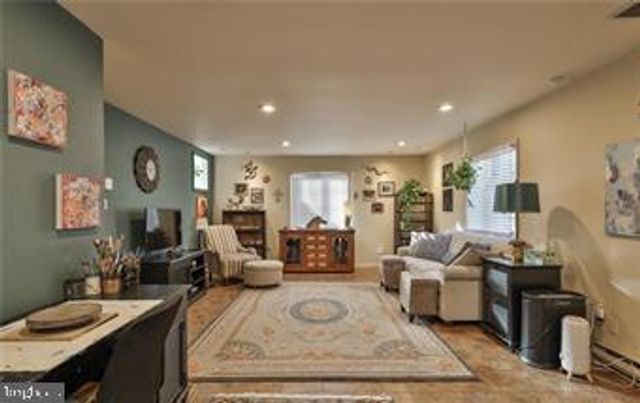 536 CAROL LN, Bath, PA 18014