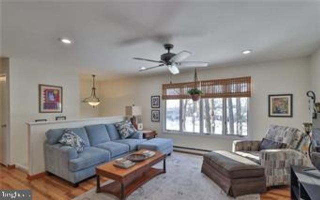 536 CAROL LN, Bath, PA 18014