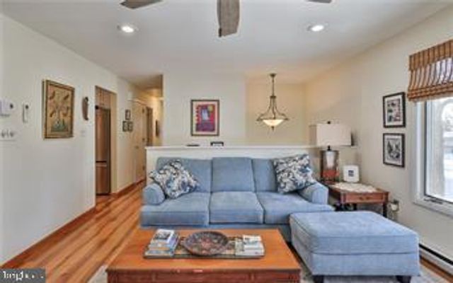 536 CAROL LN, Bath, PA 18014