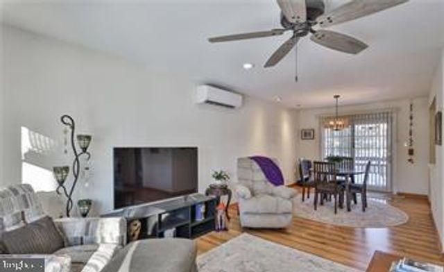 536 CAROL LN, Bath, PA 18014