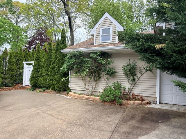 26 Long Beach Drive, Sound Beach, NY 11789
