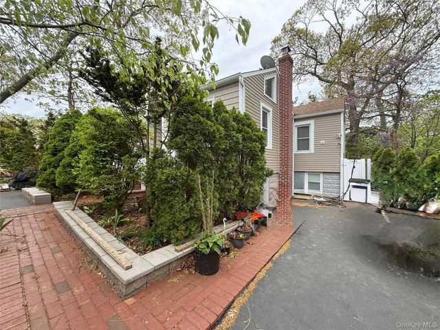 26 Long Beach Drive, Sound Beach, NY 11789