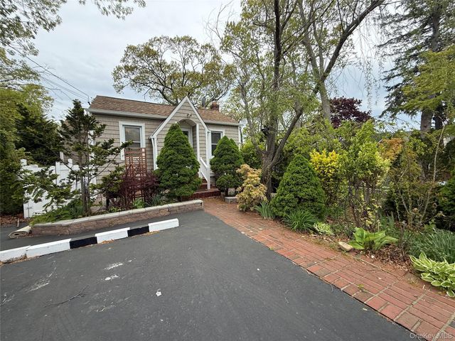 26 Long Beach Drive, Sound Beach, NY 11789